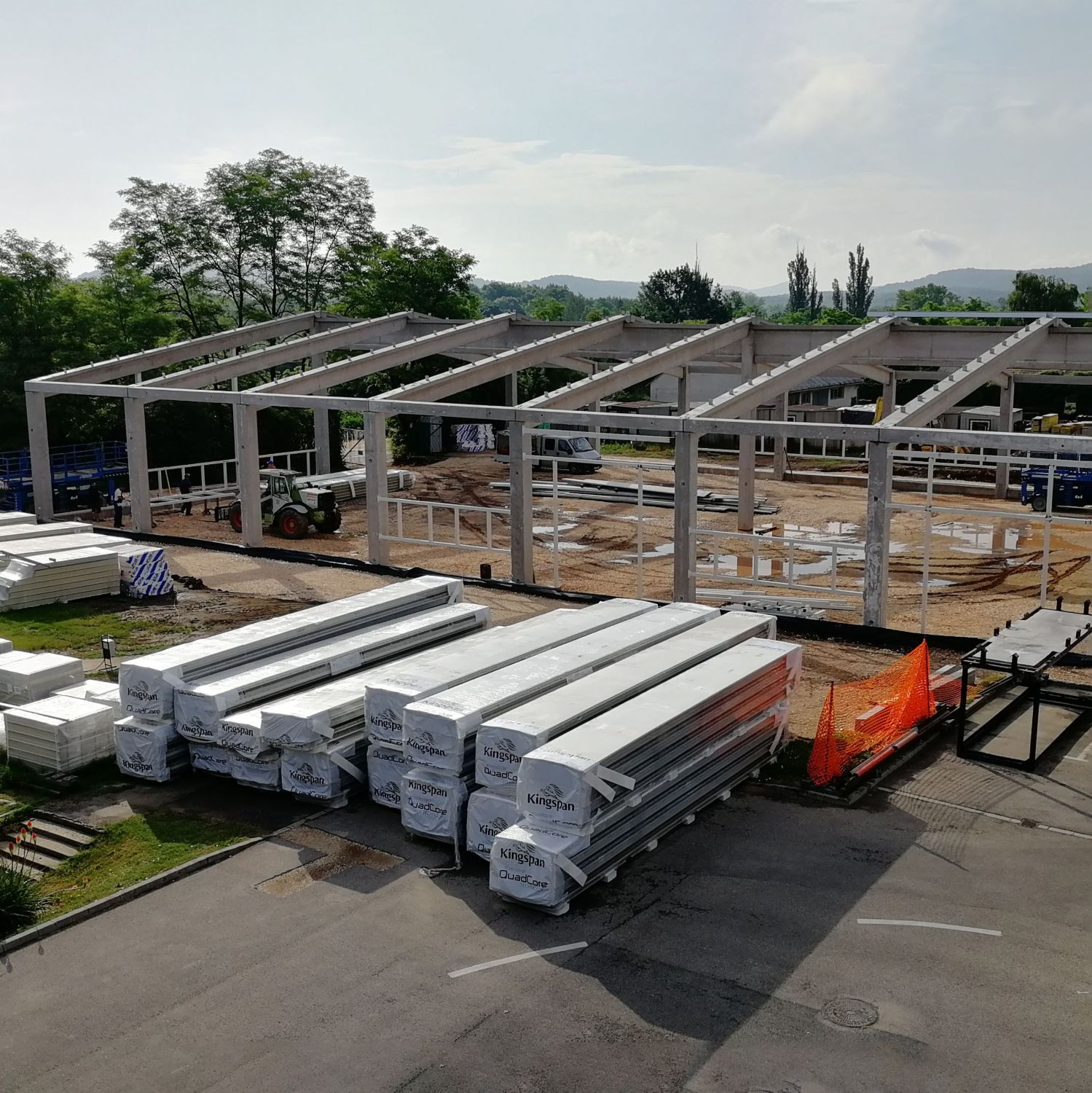 The steel frame of the second workshop hall under construction