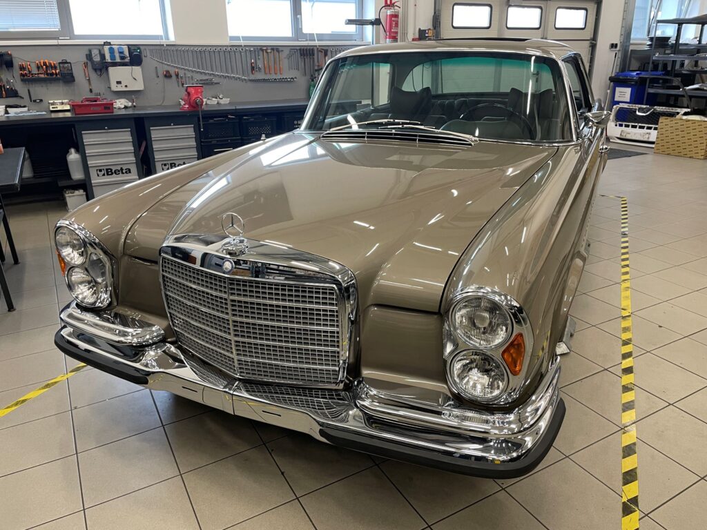 Mercedes-Benz W111 Coupé 280 SE 3.5 – photo 1 of 6